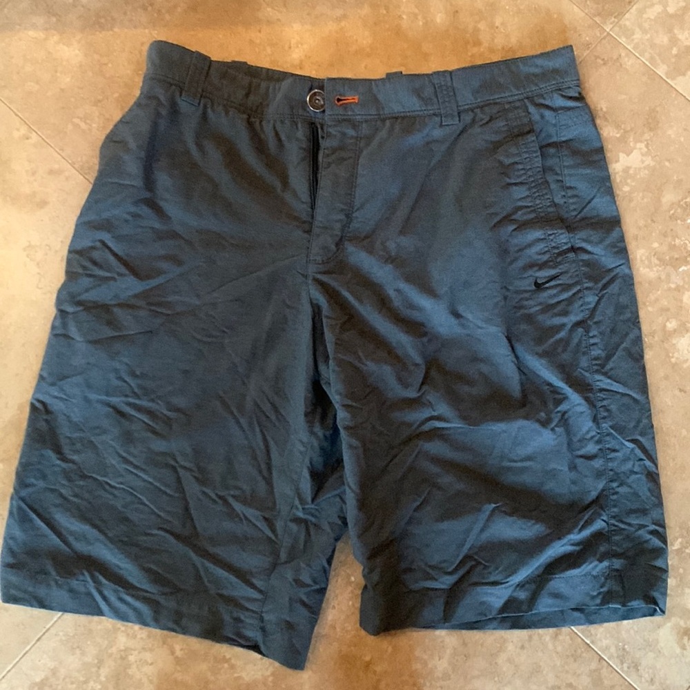 Nike golf shorts, men’s size 34 waist.